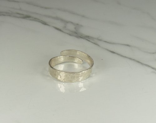 Open Crossover Ring, Sterling Silver ring,  Adjustable, Hammered ring