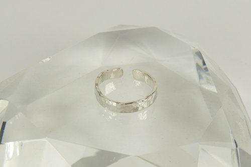 Thumb Ring, Sterling Silver Adjustable ring, 3 mm x 1 mm Hammered band